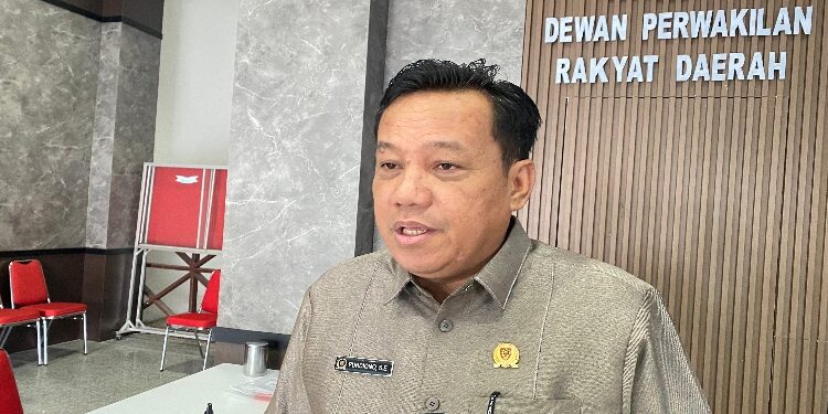FOTO: NRA/MATAKALTENG - Anggota Komisi I DPRD Kalteng, saat diwawancarai usai RDP.