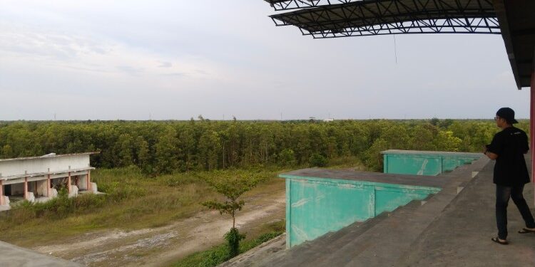 FOTO: AGUS/MATAKALTENG - Kondisi sirkuit road race Sahati, Kota Sampit yang tampak terbengkalai.