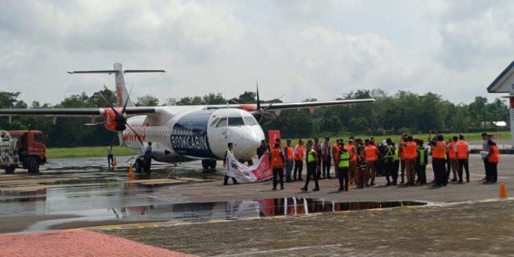 Foto:IST/MATA KALTENG - penerbangan pertama Wings Air di Bandara H Asan Sampit.