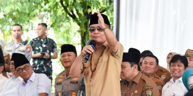 FOTO: IST/MATAKALTENG - Gubernur Agustiar Sabran membuka kegiatan Pasar Murah dan Gerakan Pangan Murah jelang Hari Raya Idul Fitri 1447 H di Halaman Masjid Raya Darussalam Palangka Raya, Selasa 10 Maret 2026.