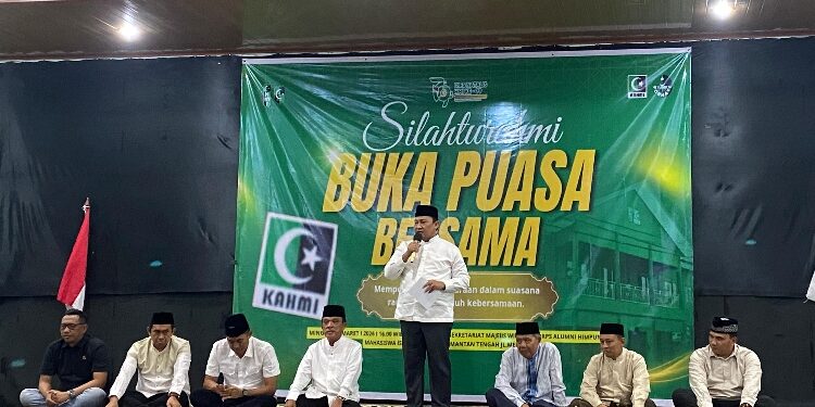 FOTO: NRA/MATAKALTENG -Wagub Edy Pratowo menghadiri Silaturahmi dan Buka Puasa Bersama Majelis Wilayah KAHMI Kalteng di Aula Sekretariat Majelis Wilayah KAHMI Kalteng.