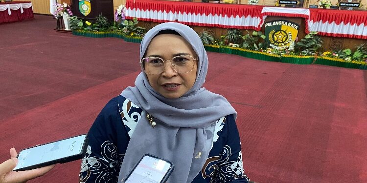 Ketua Komisi I DPRD Kota Palangka Raya, Hj. Mukarramah.