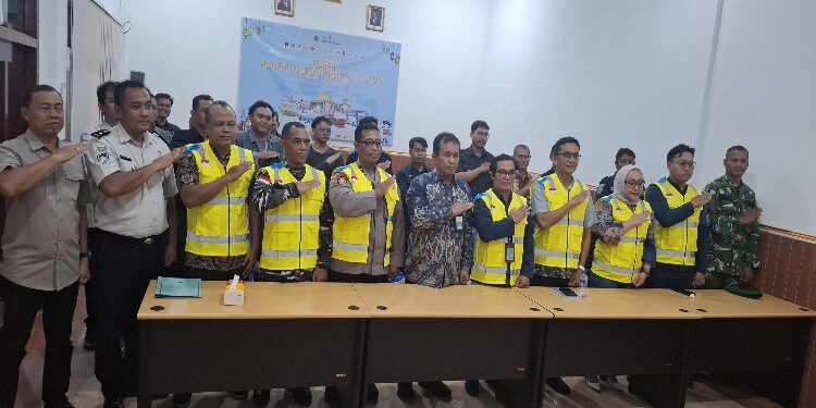 DIAN/MATA KALTENG - Pembukaan Posko Angkutan Lebaran 2026 di Pelabuhan Sampit, Jumat 13 Maret 2026 malam.