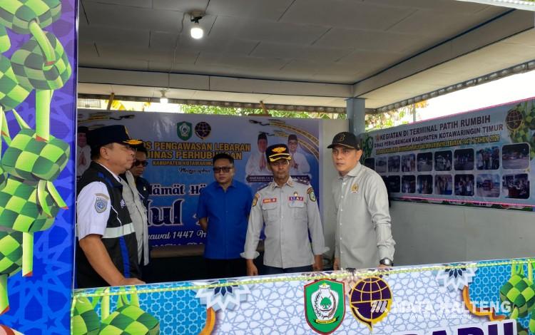 Foto:DIAN/MATA KALTENG - Anggota Komisi V DPR RI Fraksi PAN, Muhammad Syauqie saat tinjau Pelabuhan Sampit, 16 Maret 2026.