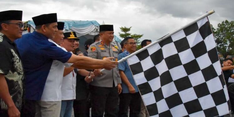 FOTO: IST/MATAKALTENG - Gubernur Didampingi Wagub serta Forkopimda Kalteng Lepas Mudik Gratis.