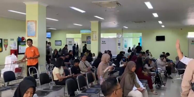 Foto:IST/MATA KALTENG - Pasien yang berobat di RSUD dr Murjani Sampit, 25 Maret 2026.