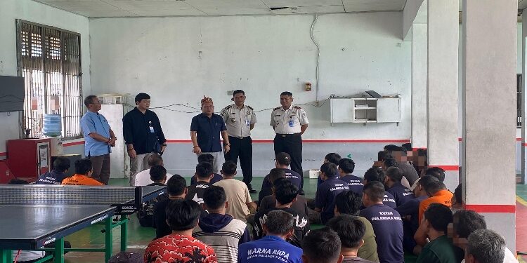 FOTO: NRA/MATAKALTENG - Anggota Komisi XIII DPR RI Dapil Kalteng, Bias Layar, Saat melakukan kunjungan kerja ke Rutan Kelas IIA Palangka Raya, Jumat 27 Maret 2026.