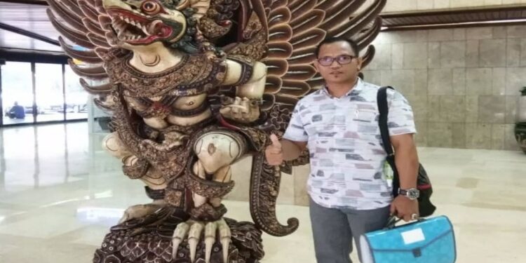 Ketua Gapoktanhut Bagendang Raya, Dadang.