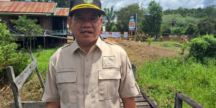 Foto:Wakil Ketua DPRD Kabupaten Kotawaringin Timur (Kotim), Juliansyah saat hadiri kegiatan Ground Breaking Jembatan Garuda secara serentak di Wilayah Kodim 1015/Spt oleh Pangdam XXII/TB di Dusun Tandang, Desa Barunang Miri, Kecamatan Parenggean, Kotim, 6 April 2026.