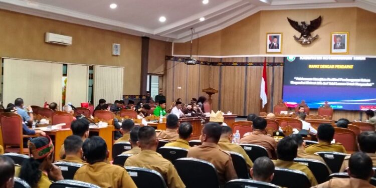 Foto:IST/MATA KALTENG - Suasana RDP terkait realisasi plasma 20 persen di DPRD Kotim, 6 April 2026.