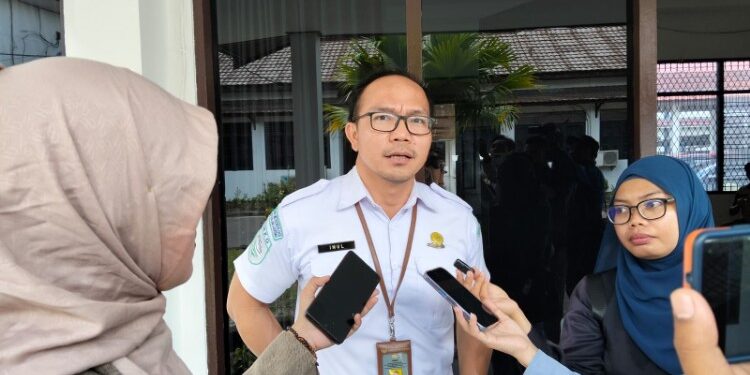 Foto:Kepala Stasiun Meteorologi H. Asan Kotawaringin Timur, Mulyono Leo Nardo.