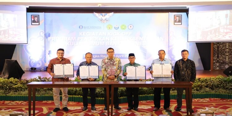 FOTO: IST/MATAKALTENG - Penandatanganan Kerjasama Beasiswa Bank Indonesia Bersama Perguruan Tinggi UMPR, UPR, UINPR, dan Untama.