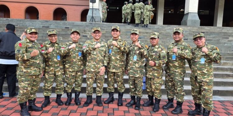 Foto: Ketua DPRD kabupaten Kotim Rimbun saat mengikuti retret (nomor 3 dari kanan).