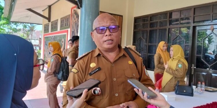 Foto:Camat Mentaya Hulu, Kabupaten Kotawaringin Timur (Kotim), Edison.