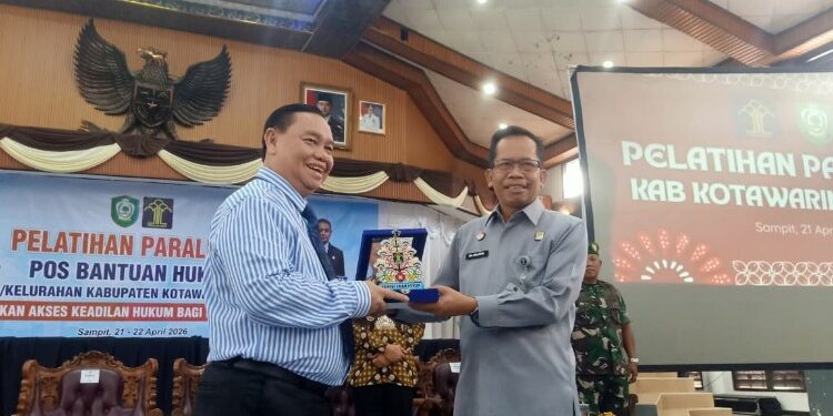 Foto:IST/MATA KALTENG - Peningkatan kompetensi paralegal dalam pembukaan Pelatihan Paralegal Pos Bantuan Hukum (Posbakum) Desa/Kelurahan se-Kabupaten Kotawaringin Timur (Kotim) yang digelar di Gedung Serbaguna, 21 April 2026.