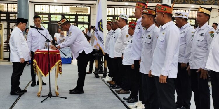 Foto:IST/MATA KALTENG - kegiatan pembinaan pengelolaan keuangan desa sekaligus pengukuhan Dewan Pimpinan Kecamatan (DPK) Asosiasi Pemerintah Desa Seluruh Indonesia (APDESI) se-Kotim di Gedung Serba Guna Sampit, 22 April 2026.