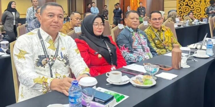 Foto:IST/MATA KALTENG - Wabup Kotim Irawati (baju merah) saat ikuti Bimbingan Teknis (Bimtek) dan Silaturahmi Nasional yang digelar oleh Asosiasi Wakil Kepala Daerah (ASWAKADA).