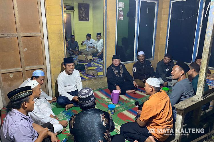 Bentuk Kepedulian, Bupati Kapuas HM Wiyatno Melayat ke Rumah Duka Warga di Tamban Catur