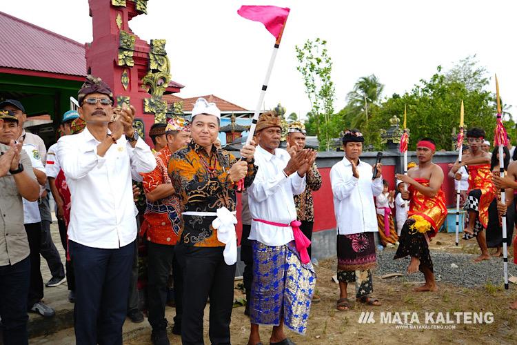 Wabup Hadiri dan Lepas Peserta Pawai Ogoh-Ogoh di Desa Sidorejo