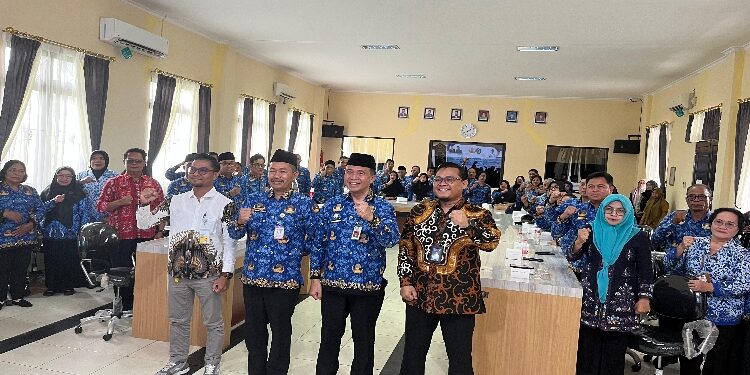 FOTO: IST/MATA KALTENG - Pelepasan PNS yang memasuki masa purna tugas terhitung mulai tanggal (TMT) 1 Mei dan 1 Juni 2026 di lingkungan Pemerintah Kabupaten Kotim, Kamis 30 April 2026.