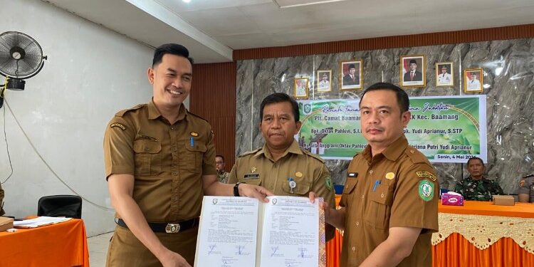 Foto:IST/MATA KALTENG - Sertijab di lingkup Kecamatan Baamang, Kotim, 4 Mei 2026.