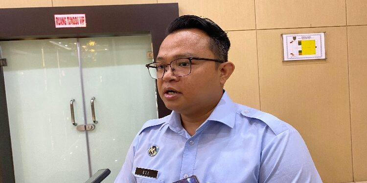 FOTO: NRA/MATAKALTENG - Koordinator Regional BGN Kalimantan Tengah, Elisa Agustino, saat diwawancarai wartawan.