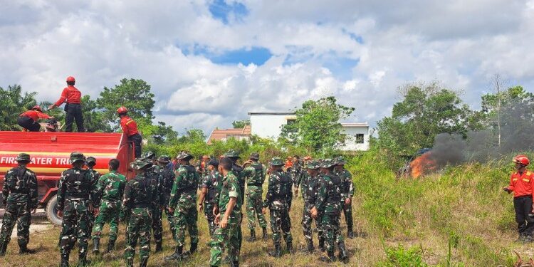 Foto:DIAN/MATA KALTENG - Simulasi karhutla yang digelar di Kabupaten Kotim, 7 Mei 2026.