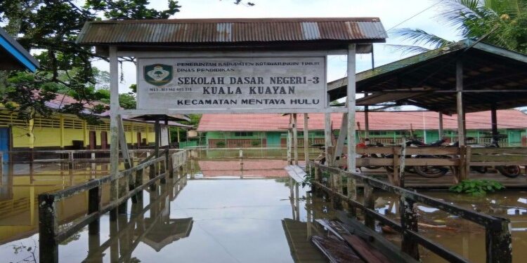 Foto:IST/MATA KALTENG - Kondisi banjir di Kecamatan Mentaya Hulu, Kabupaten Kotawaringin Timur (Kotim).