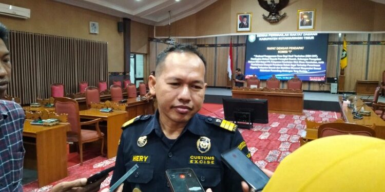 Foto:Kepala Seksi Kepatuhan Internal dan Penyuluhan (KIP) Bea Cukai Sampit, Herry Purwono.