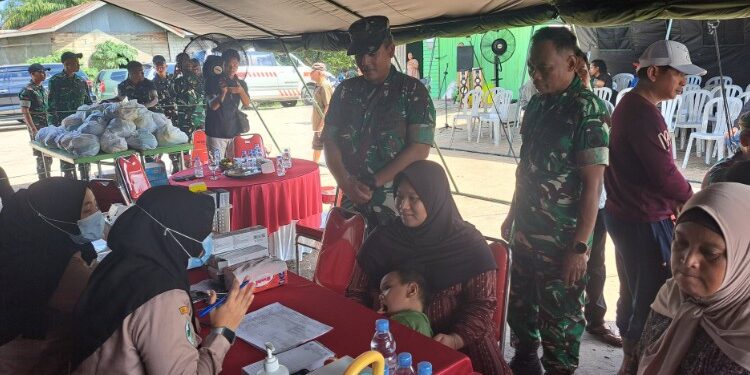 Foto:DIAN/MATA KALTENG - Kodim 1015/Sampit menggelar kegiatan karya bakti kesehatan dan bakti sosial di Kelurahan Pasir Putih, Kabupaten Kotawaringin Timur (Kotim), 19 Mei 2026.