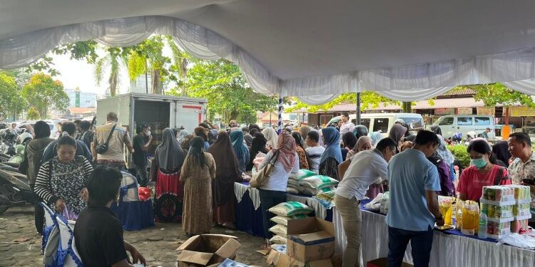 Foto:IST/MATA KALTENG - pasar murah yang digelar Pemerintah Kabupaten Kotawaringin Timur (Kotim) menjelang Hari Raya Iduladha, 21 Mei 2026.