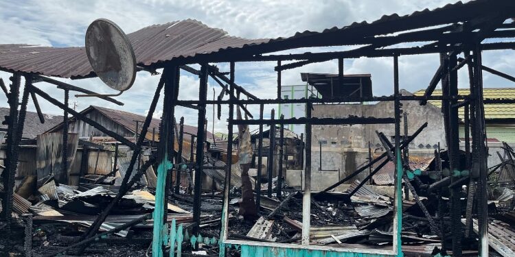 FOTO: IST/MATA KALTENG - kebakaran yang terjadi di kawasan Jalan Haji Imran, Gang Mutiara, Sampit, Sabtu pagi 23 Mei 2026.