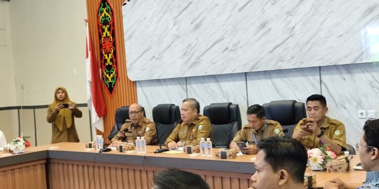 Foto:IST/MATA KALTENG - Rapat pembentukan Forum Koordinasi Lintas Sektor Bidang Literasi Digital dan Keamanan Informasi, Senin 25 Mei 2026.