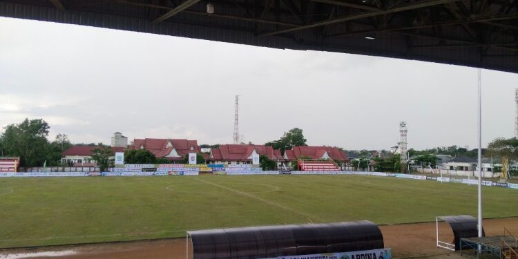 FOTO: AGUS/MATAKALTENG- Lapangan stadion 29 Nopember Sampit yang akan menjadi tempat turnamen HNR Cup 2 tahun 2026.