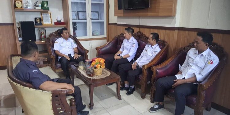 Foto:IST/MATA KALTENG - Pengurus Bawaslu Kotim saat koordinasi dengan Pemda Kotim, 3 Juni 2026.