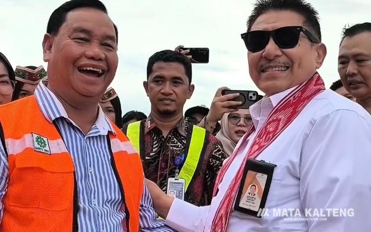 Foto:Bupati Kotim Halikinnor saat sambut kedatangan Otban dalam penerbangan perdana Super Air Jet di Bandara H Asan Sampit, 12 Juni 2026.