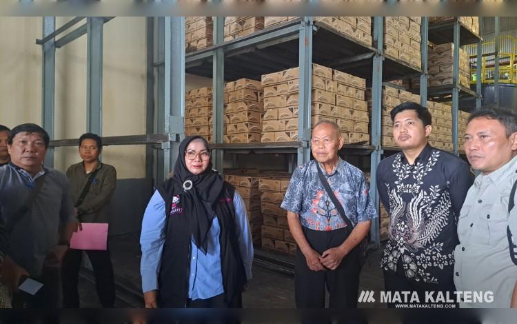 Foto:DIAN/MATA KALTENG - sidak dan pengawasan terhadap distribusi kebutuhan pokok, khususnya LPG dan minyak goreng Minyakita oleh Pemda Kotim, 12 Juni 2026.