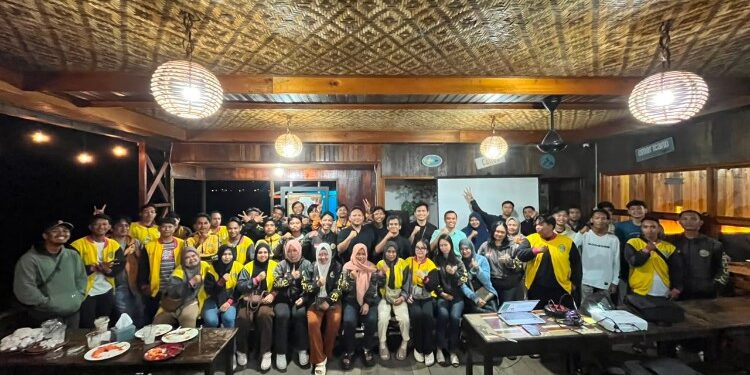 Foto:IST/MATA KALTENG - Sosialisasi manfaat program BPJS Ketenagakerjaan kepada pengemudi ojek online.