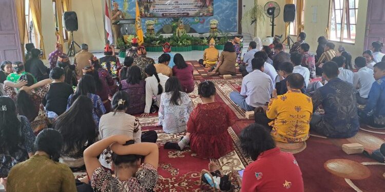Foto:DIAN/MATA KALTENG - Perayaan Dharmasanti Nyepi Tahun Baru Saka 1948 Tahun 2026 Masehi di Balai Basarah Penyang Hatampung Sampit, Senin 15 Juni 2026.