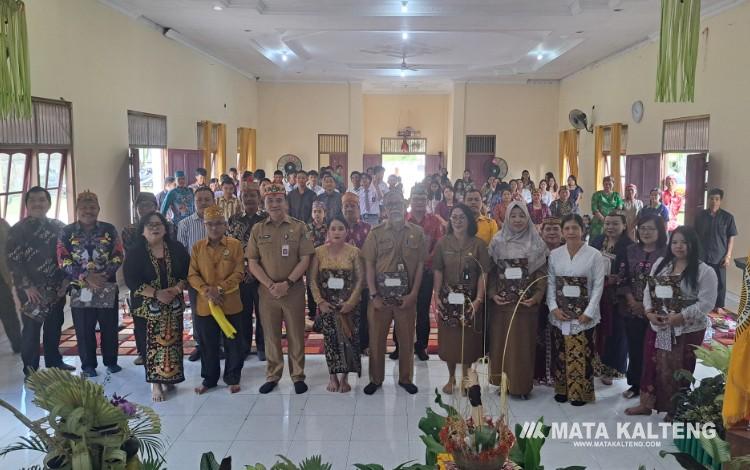 Foto:DIAN/MATA KALTENG - Perayaan Dharmasanti Nyepi Tahun Baru Saka 1948 Tahun 2026 Masehi di Balai Basarah Penyang Hatampung Sampit, Senin 15 Juni 2026.