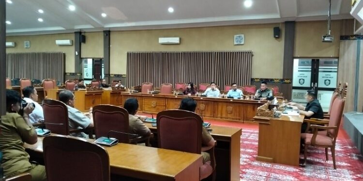 Foto:IST/MATA KALTENG - rapat dengar pendapat (RDP) terkait sengketa lahan antara Ayub Alamsyah dan PT Wilmar Nabati Indonesia, 15 Juni 2026.