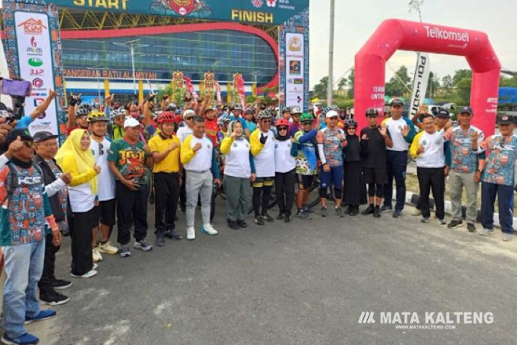 Bupati Kobar Lepas Ratusan Peserta Fun Bike Anniversary KCSC
