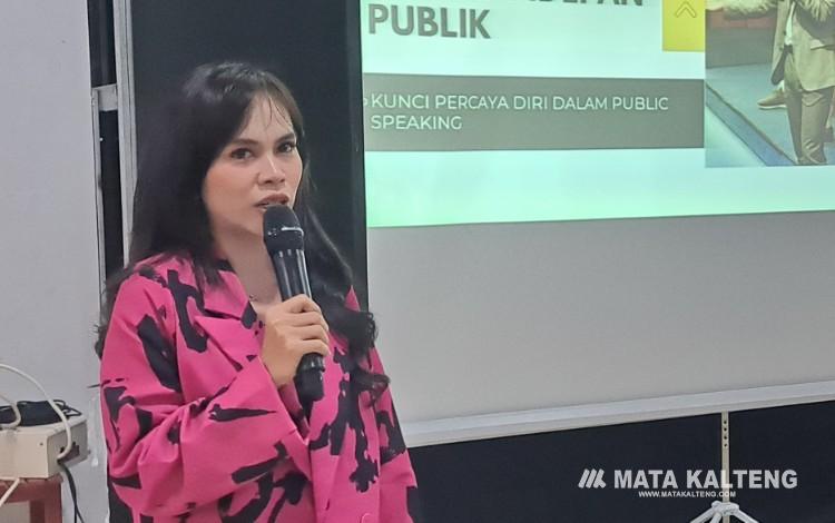 Foto:Profesional Master of Ceremony (MC), Ravicha Septia Melinda.