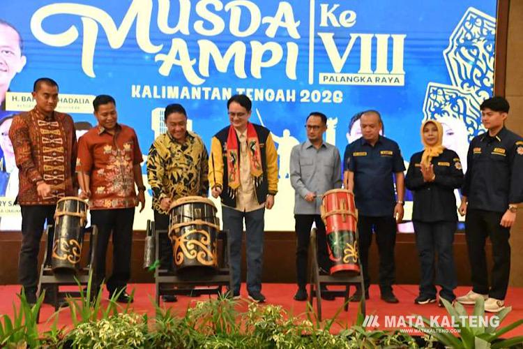 FOTO: IST - Wagub Edy Pratowo secara resmi membuka Musda VIII AMPI Provinsi Kalteng Tahun 2026 di Ballroom Aquarius Hotel Palangka Raya.