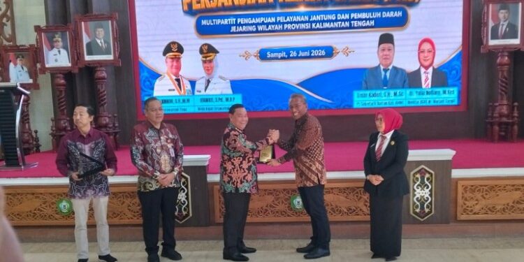 Foto:IST/MATA KALTENG - penandatanganan Perjanjian Kerja Sama (PKS) Jejaring Pengampuan Cathlab antara RSUD dr Murjani Sampit, RSUD Doris Sylvanus Palangka Raya, dan RSJPD Harapan Kita, Jumat 26 Juni 2026.