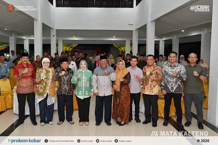 Perkuat Sinergi dan Bahas Tantangan Daerah, Bupati Hj. Nurhidayah Gelar Silaturahmi Bersama Tokoh Masyarakat Kobar