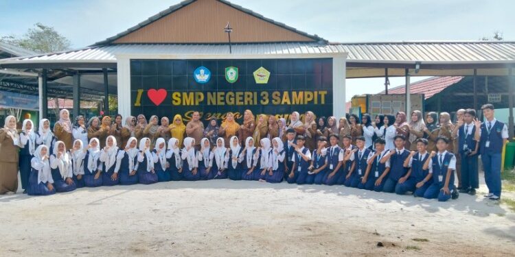 Foto:IST/MATA KALTENG - MLPS hari pertama di SMPN 3 Sampit.