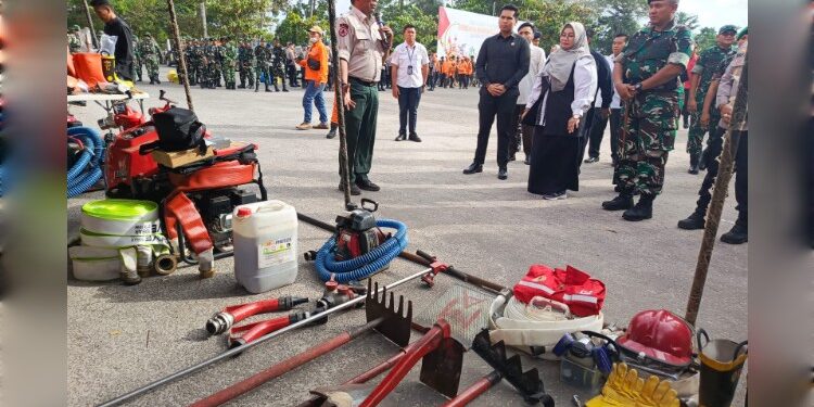 Foto:IST/MATA KALTENG - Apel Siaga dan Gelar Peralatan serta Gladi Kesiapsiagaan terhadap Bencana Karhutla Kab. Kotim Tahun 2026 di  Halaman Parkir Stdion 29 Nopember, 15 Juli 2026.