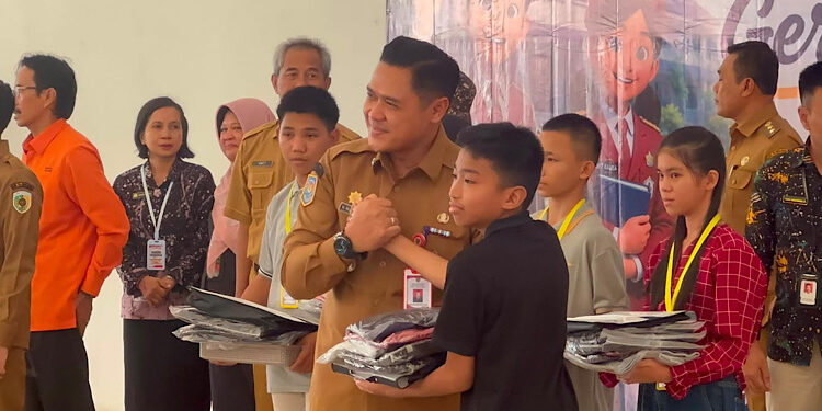 FOTO: Kepala Dinas Pendidikan Kalimantan Tengah, Reza Prabowo saat menghadiri pembukaan MPLS di Sekolah Rakyat Permanen Kota Palangka Raya, Jalan Tjilik Riwut Km 39, Kelurahan Tangkiling, Kecamatan Bukit Batu, Selasa (14/7/2026).
