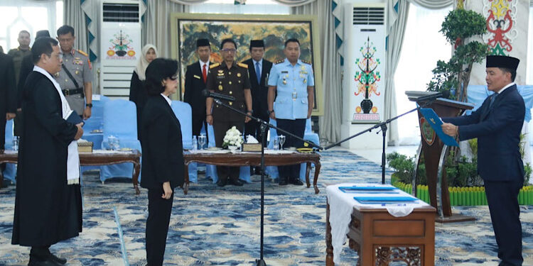 Foto: Pelantikan Linae Victoria Aden sebagai Sekretaris Daerah Provinsi Kalimantan Tengah